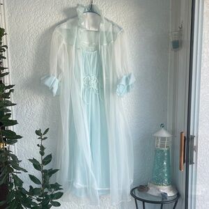 Vintage “Better Value” Baby Blue and White Peignoir Set - 36